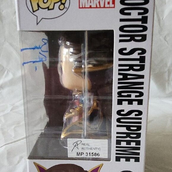 Benedict Cumberbatch signed Funko Pop! What If? Doctor Strange #874 w/COA - Picture 3 of 8